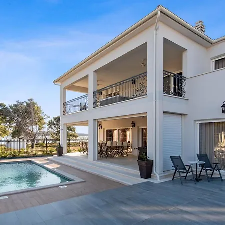 Vila Carolus Dalmatia