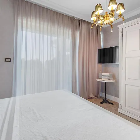 Carolus Dalmatia Vila